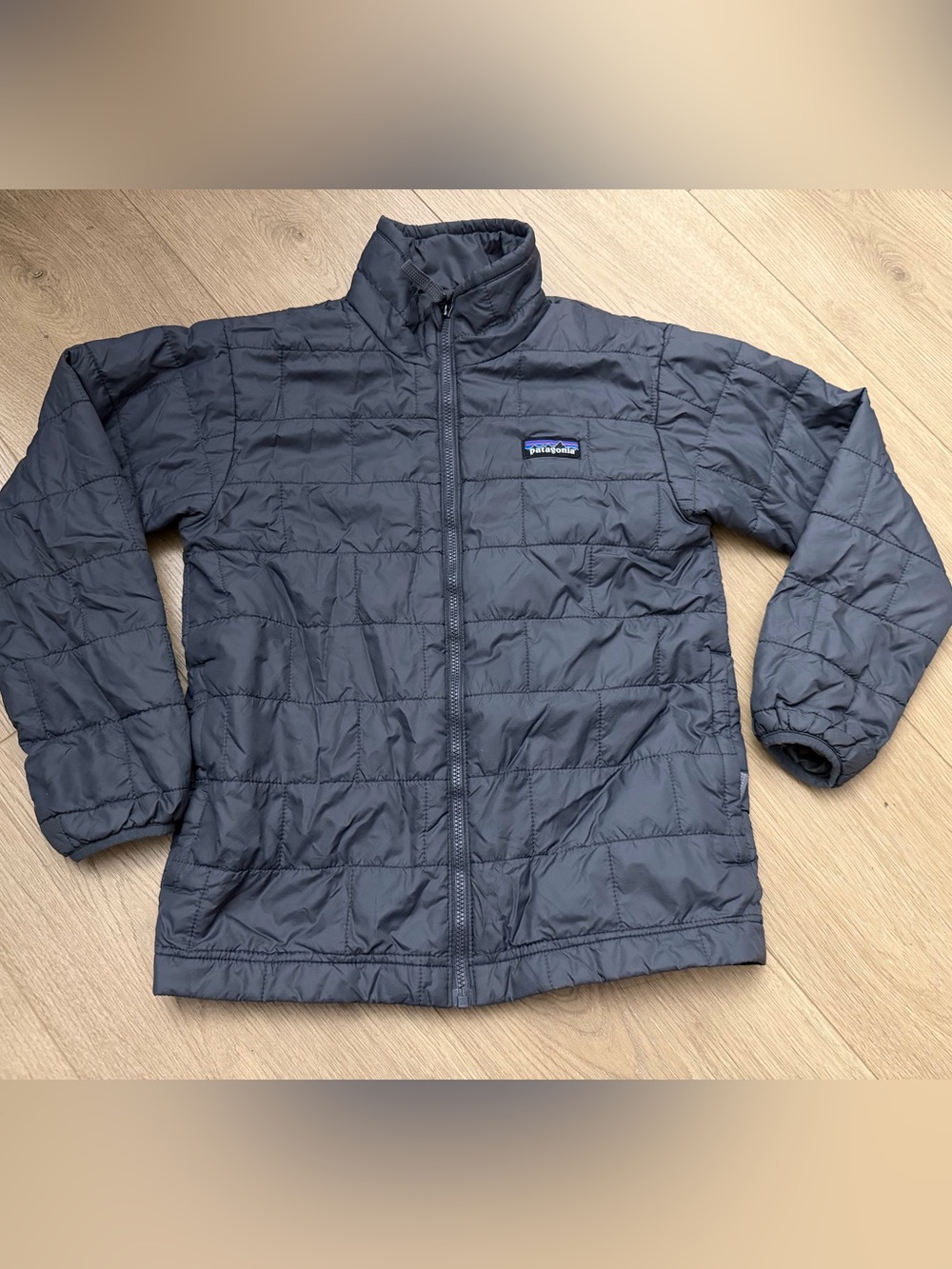 Patagonia kids nano puff jacket gray size small (7-8) Charcoal Gray